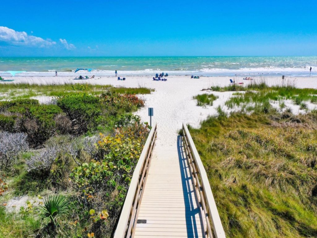 Coquina 3F Vacation Rental in Sanibel - RedAwning