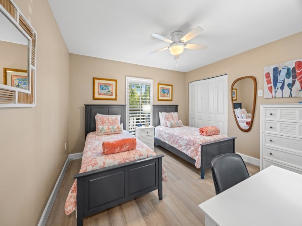 Seashells Unit 40 - Crooked Palm Vacation Rental in Sanibel - RedAwning