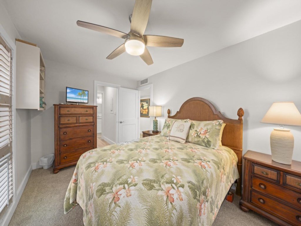 Kings Crown Unit 212 Vacation Rental in Sanibel - RedAwning