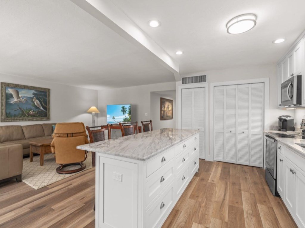 Kings Crown Unit 212 Vacation Rental in Sanibel - RedAwning