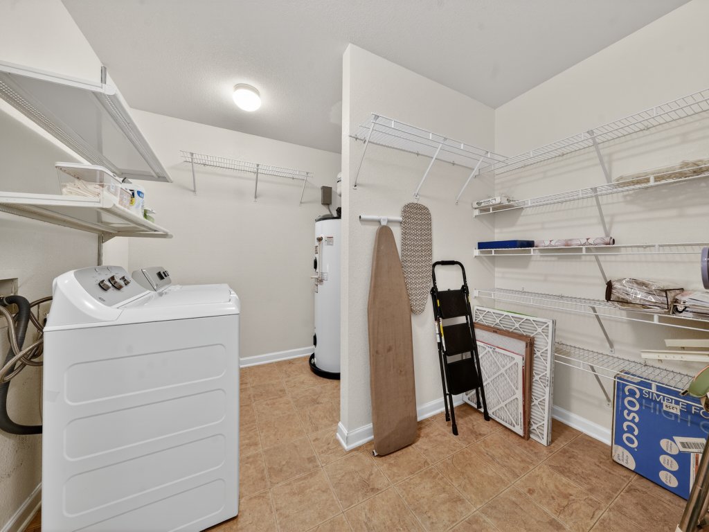 Southern Comfort Escapes 5BR for 14 Near NASA Vacation Rental in Madison - RedAwning