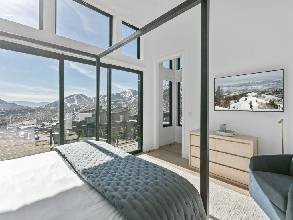 Luxury Deer Valley East Village Retreat | Hot Tub Vacation Rental in Utah - RedAwning