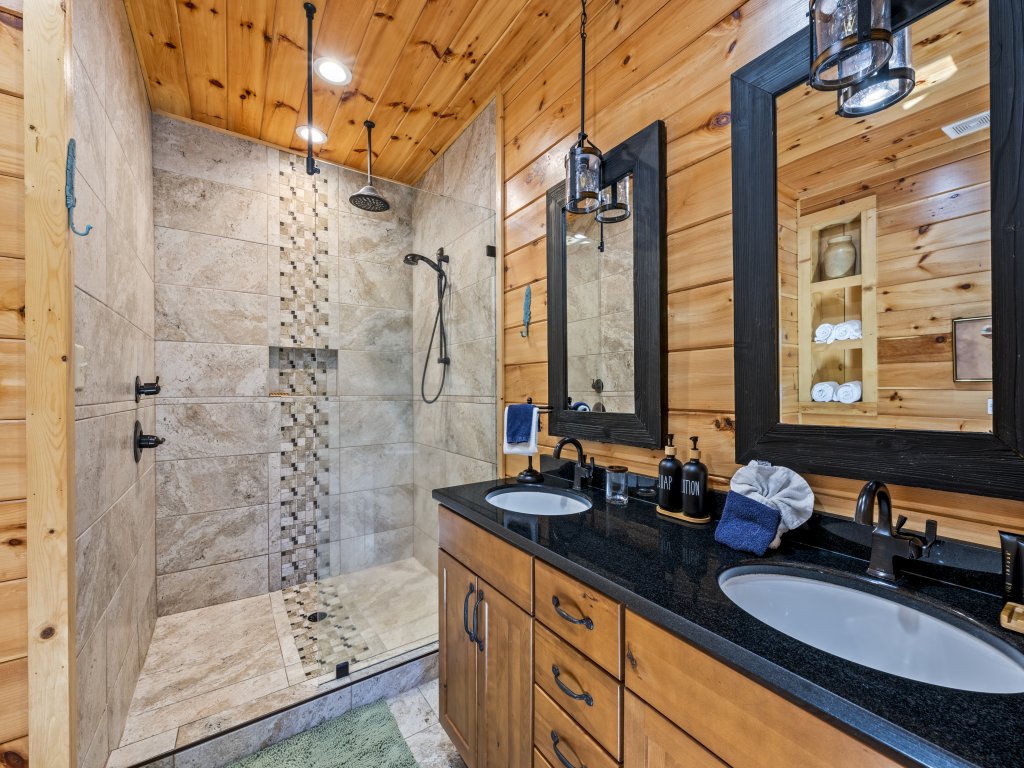 A Tree Top View Vacation Rental in Gatlinburg - RedAwning