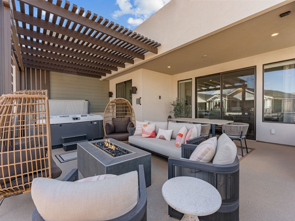 Sunset Pearl at Desert Color Vacation Rental in St. George - RedAwning
