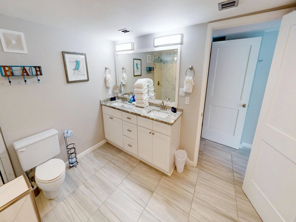 Shoreline Towers 1105 Vacation Rental in Destin - RedAwning