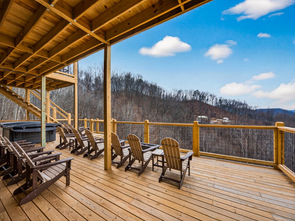 Skywalk Vacation Rental in Sevierville - RedAwning