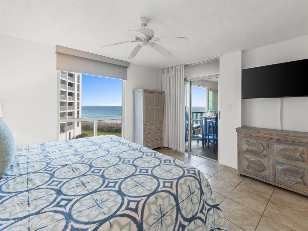 Shoreline Towers 2042 Vacation Rental in Destin - RedAwning