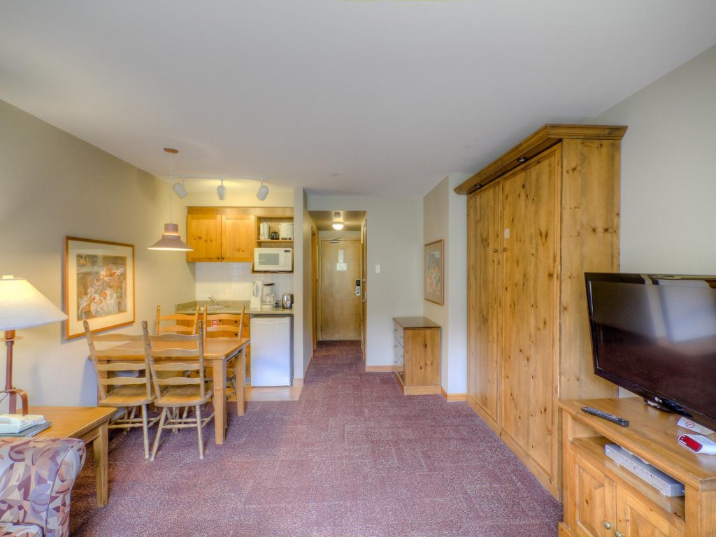 Cahilty #122 Vacation Rental - RedAwning