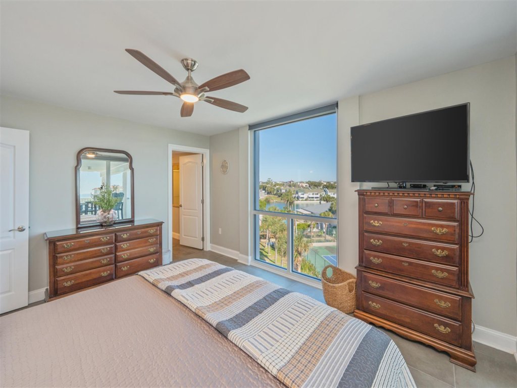 Shoreline Towers 3051 Vacation Rental in Destin - RedAwning