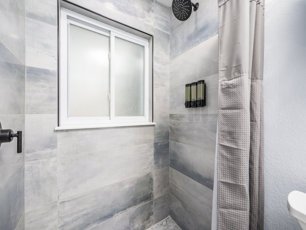 Poolside Paradise Vacation Rental in Sarasota - RedAwning