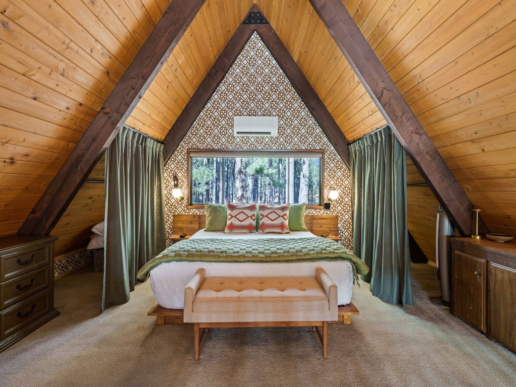 Forest-Chal-A Vacation Rental in Sunriver - RedAwning