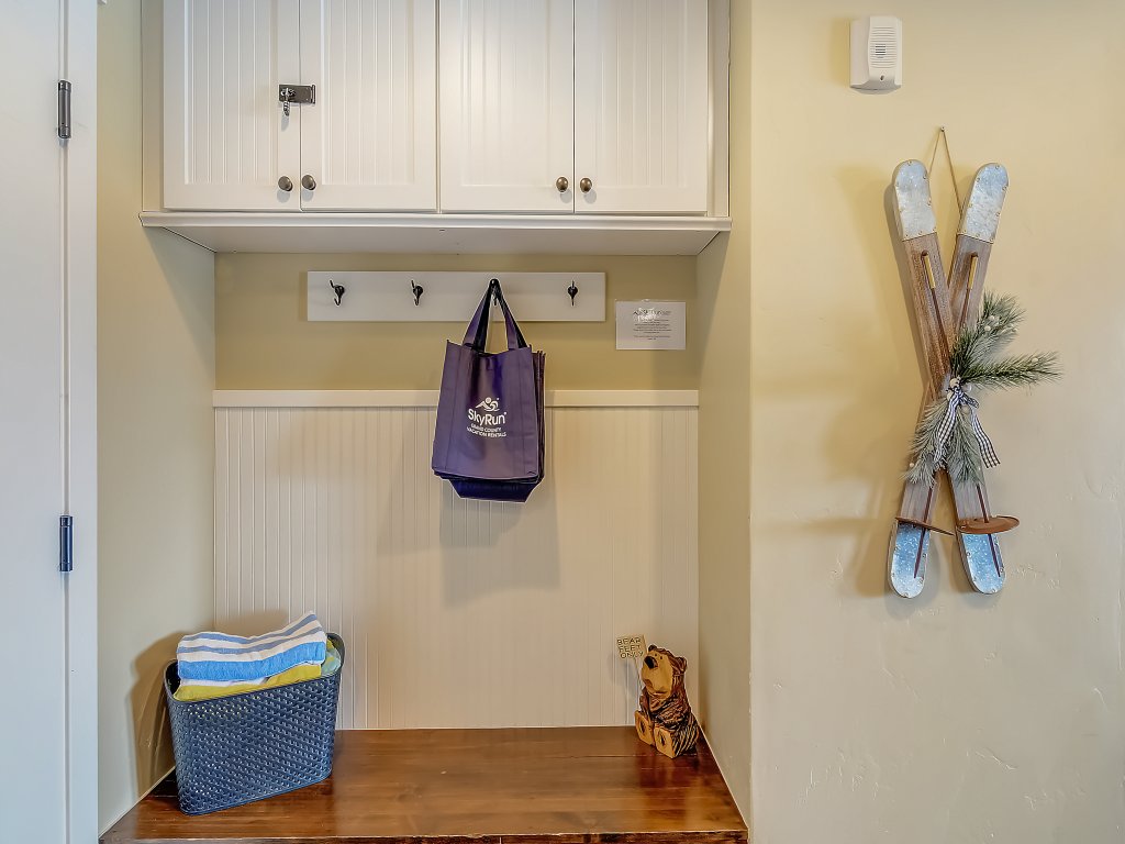 Base Camp 402 Vacation Rental in Granby - RedAwning