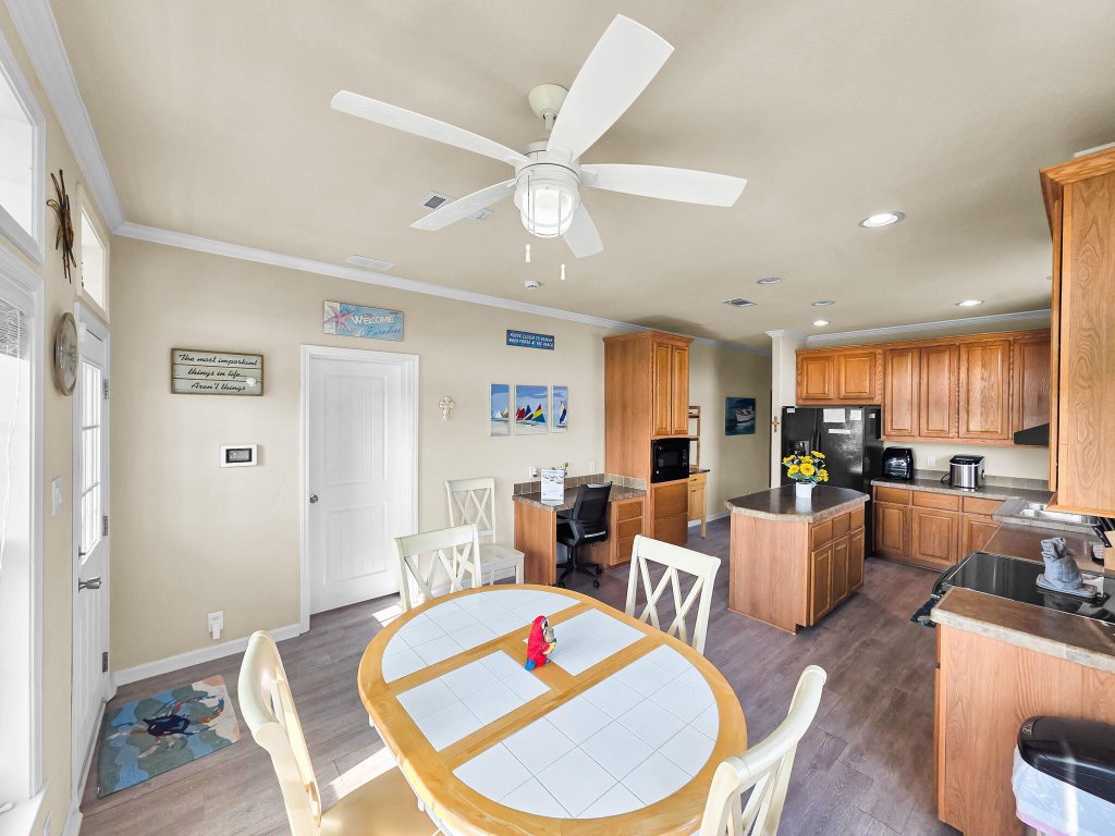 It's a Shellabration Vacation Rental in Texas - RedAwning