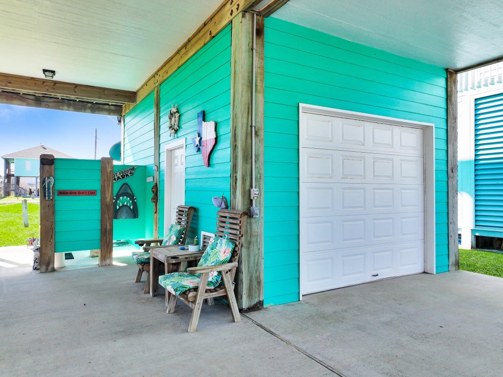 It's a Shellabration Vacation Rental in Texas - RedAwning