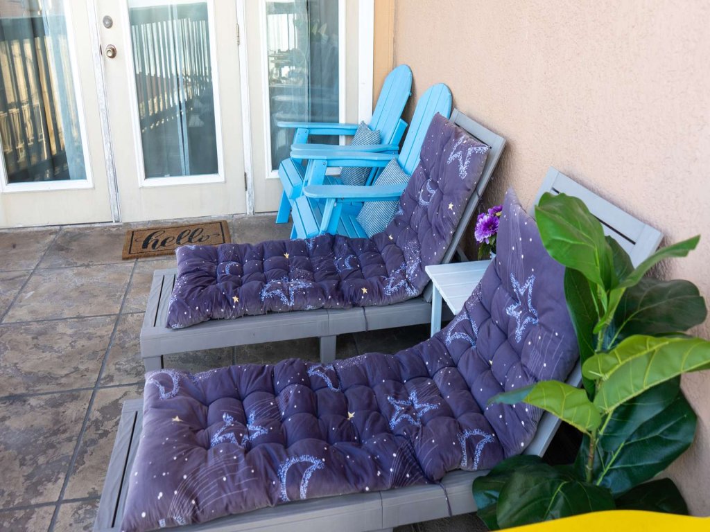 Direct Bayfront Sunsets - Boat Docks - Pool - Fish Vacation Rental in South Padre Island - RedAwning