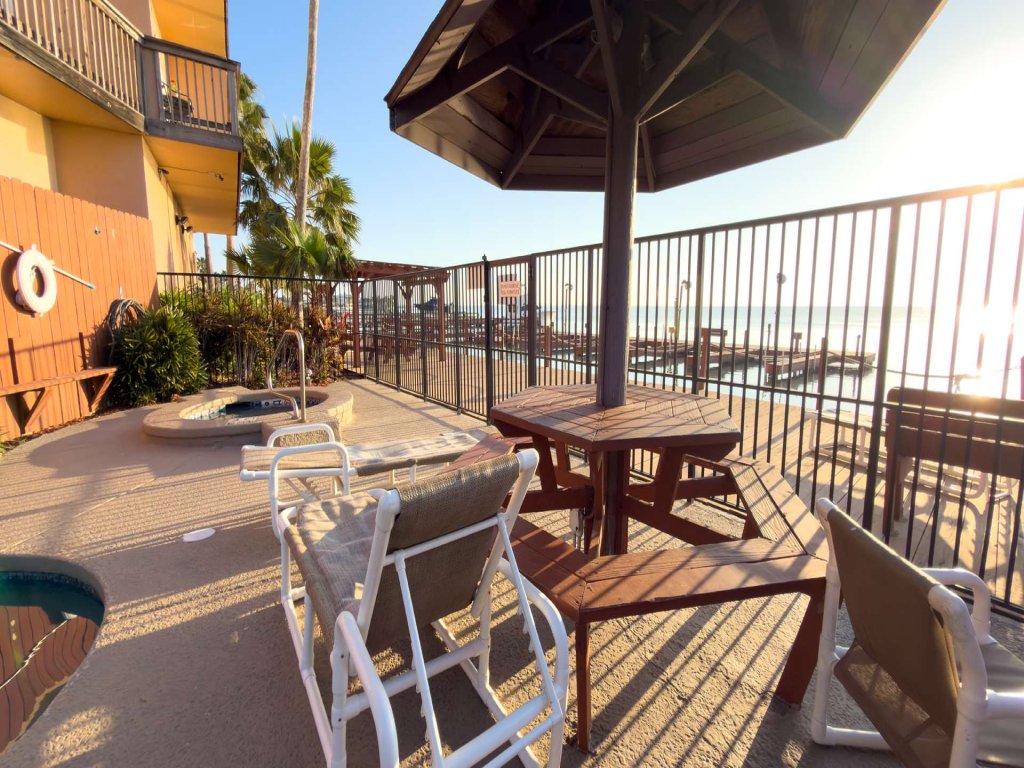 Direct Bayfront Sunsets - Boat Docks - Pool - Fish Vacation Rental in South Padre Island - RedAwning