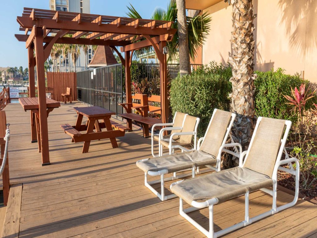 Direct Bayfront Sunsets - Boat Docks - Pool - Fish Vacation Rental in South Padre Island - RedAwning