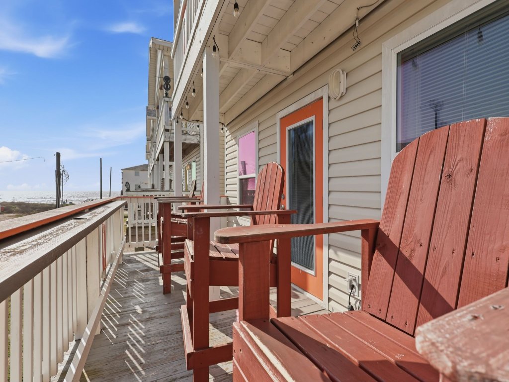 Coastal Oasis in Surfside Beach Vacation Rental in Texas - RedAwning