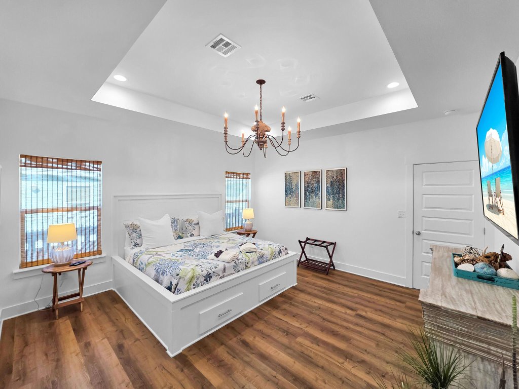 Pearly Pelican Vacation Rental in Texas - RedAwning