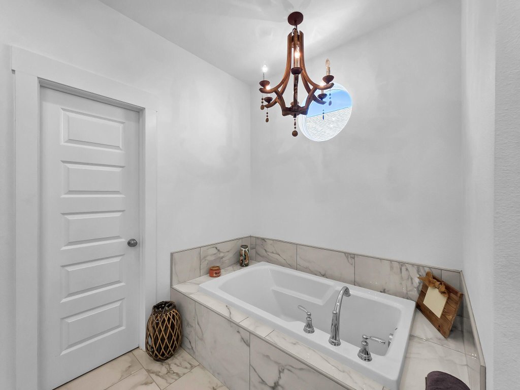 Pearly Pelican Vacation Rental in Texas - RedAwning