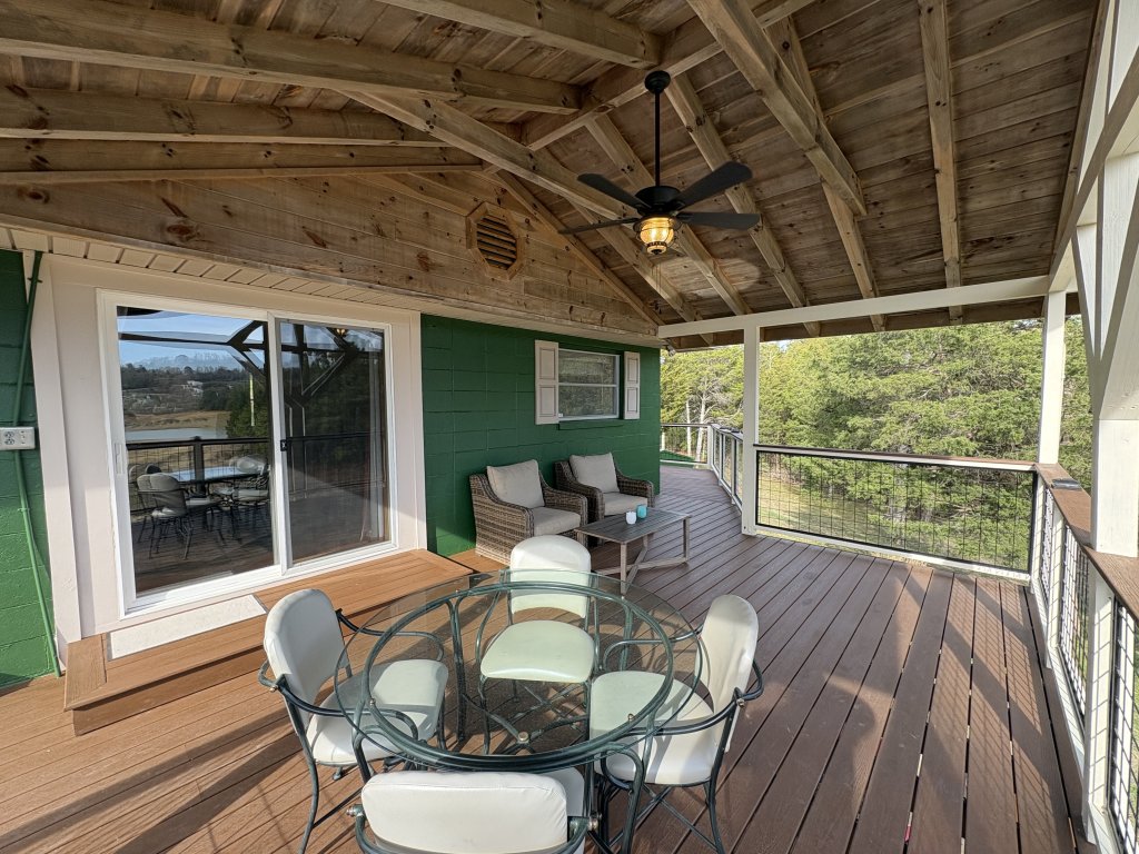 Little Lake Cove Vacation Rental in Sevierville - RedAwning
