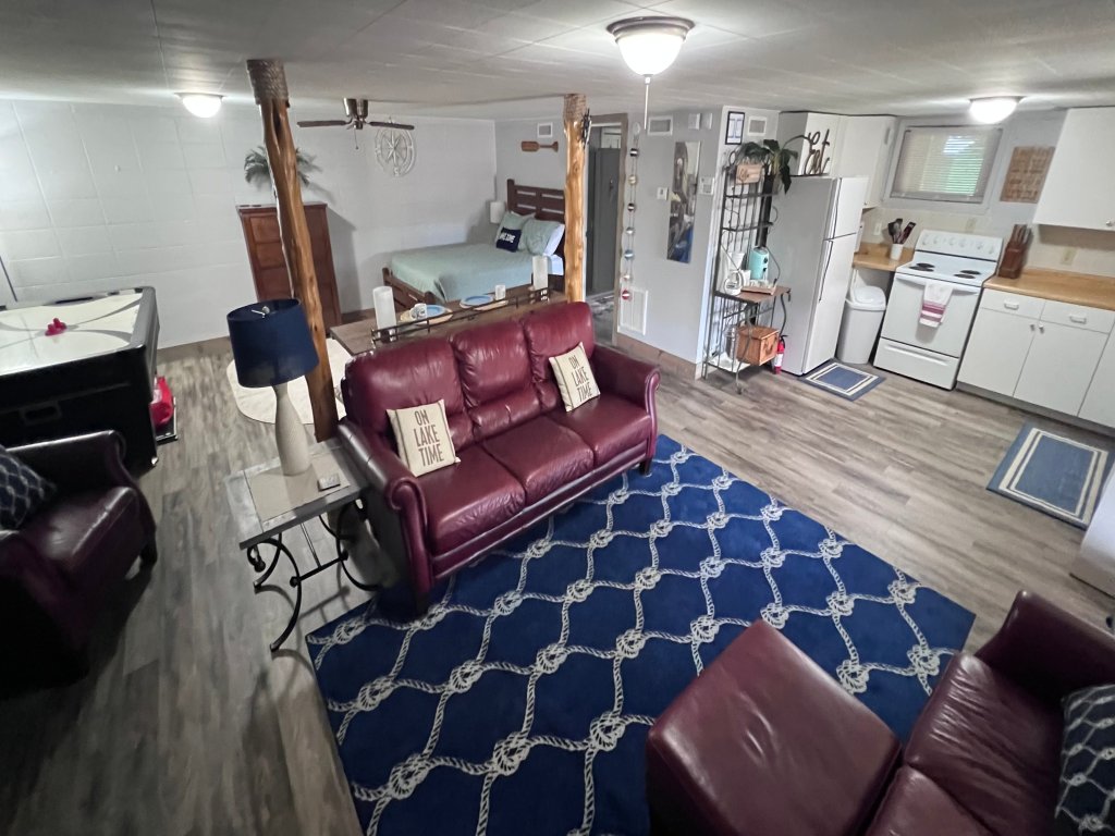 Little Lake Cove Vacation Rental in Sevierville - RedAwning