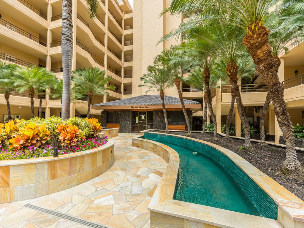 Polo Beach Club 703 Vacation Rental in Wailea - RedAwning