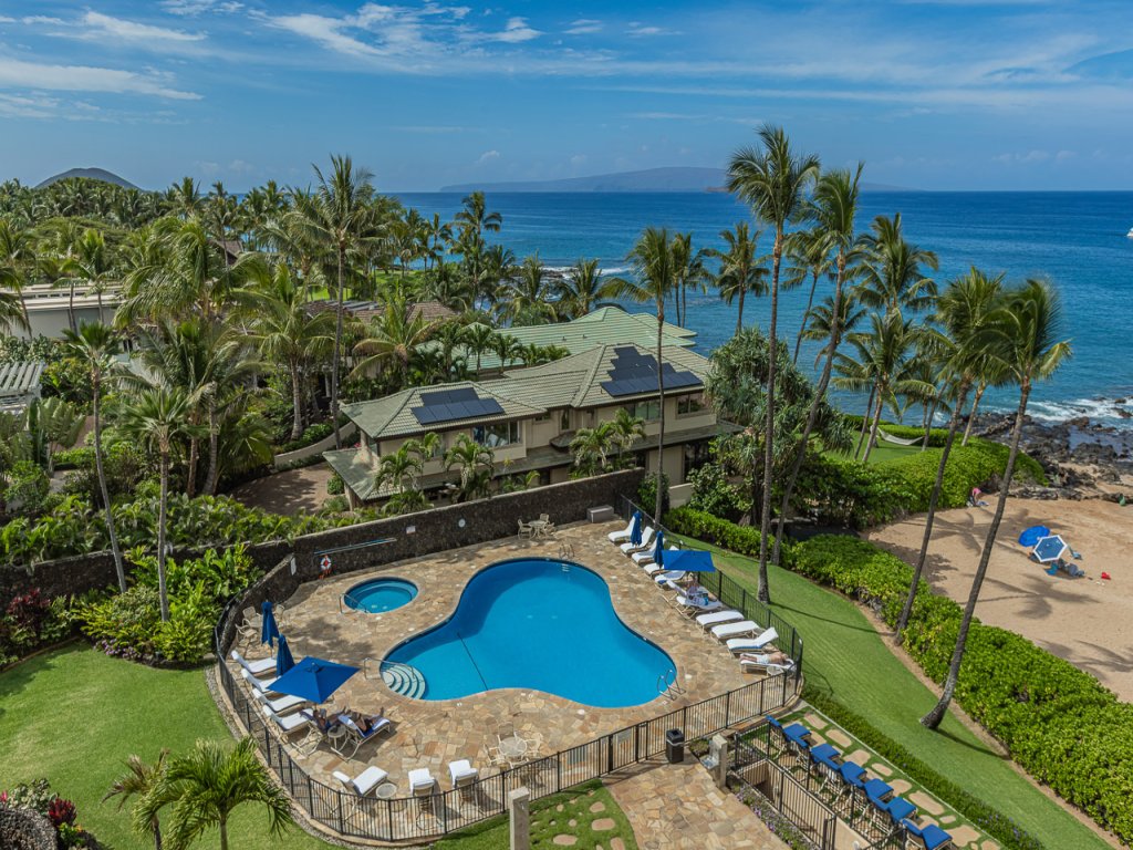 Polo Beach Club 703 Vacation Rental in Wailea - RedAwning
