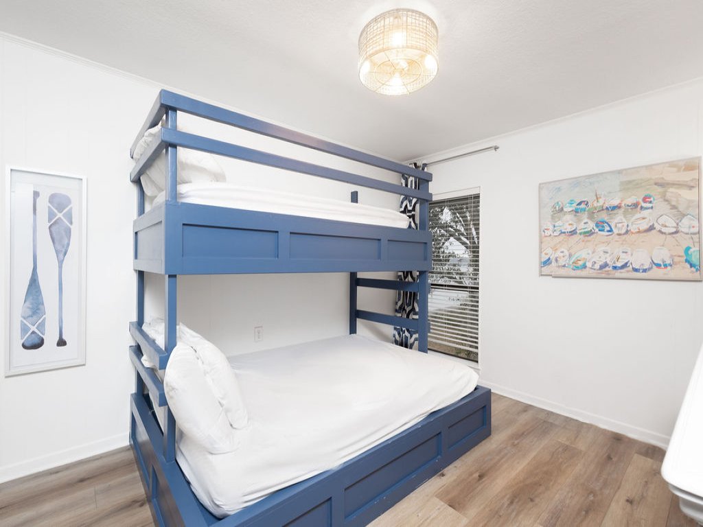 Sailhouse West Vacation Rental in Gulf Shores - RedAwning