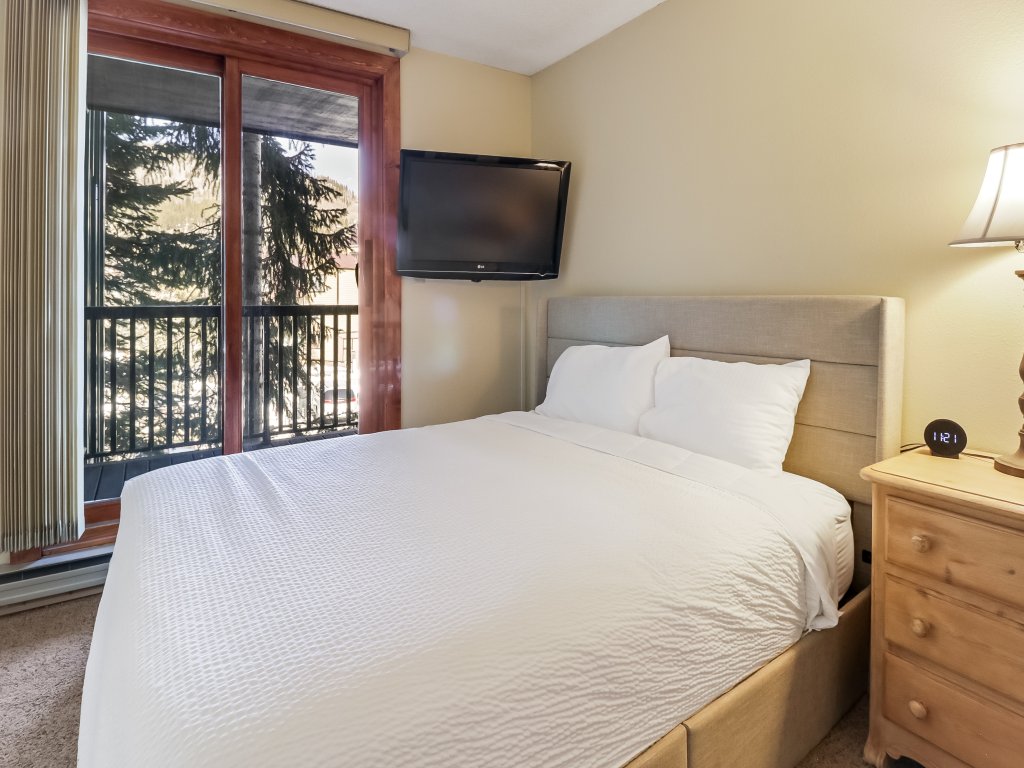 FP219 Foxpine 1Br 2 Ba Vacation Rental in Colorado - RedAwning