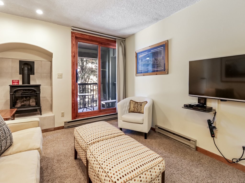 FP219 Foxpine 1Br 2 Ba Vacation Rental in Colorado - RedAwning
