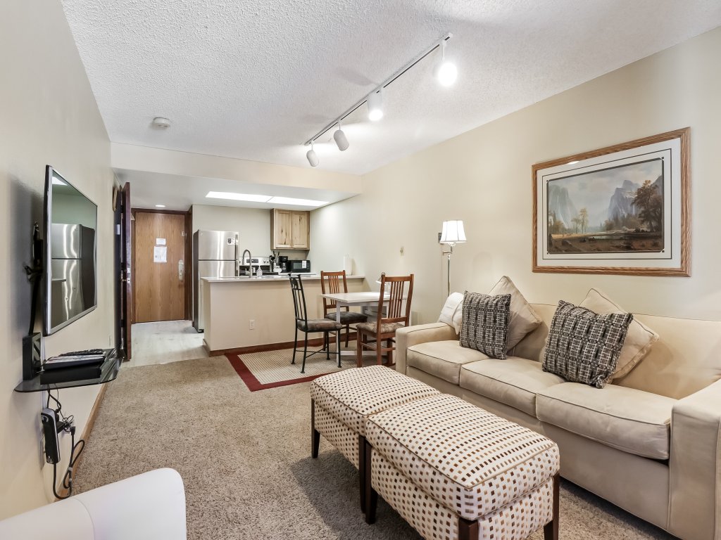 FP219 Foxpine 1Br 2 Ba Vacation Rental in Colorado - RedAwning