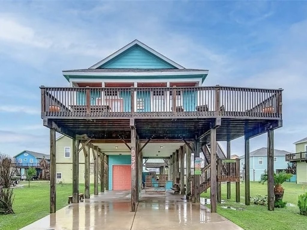 Toes In The Sand Vacation Rental in Texas - RedAwning