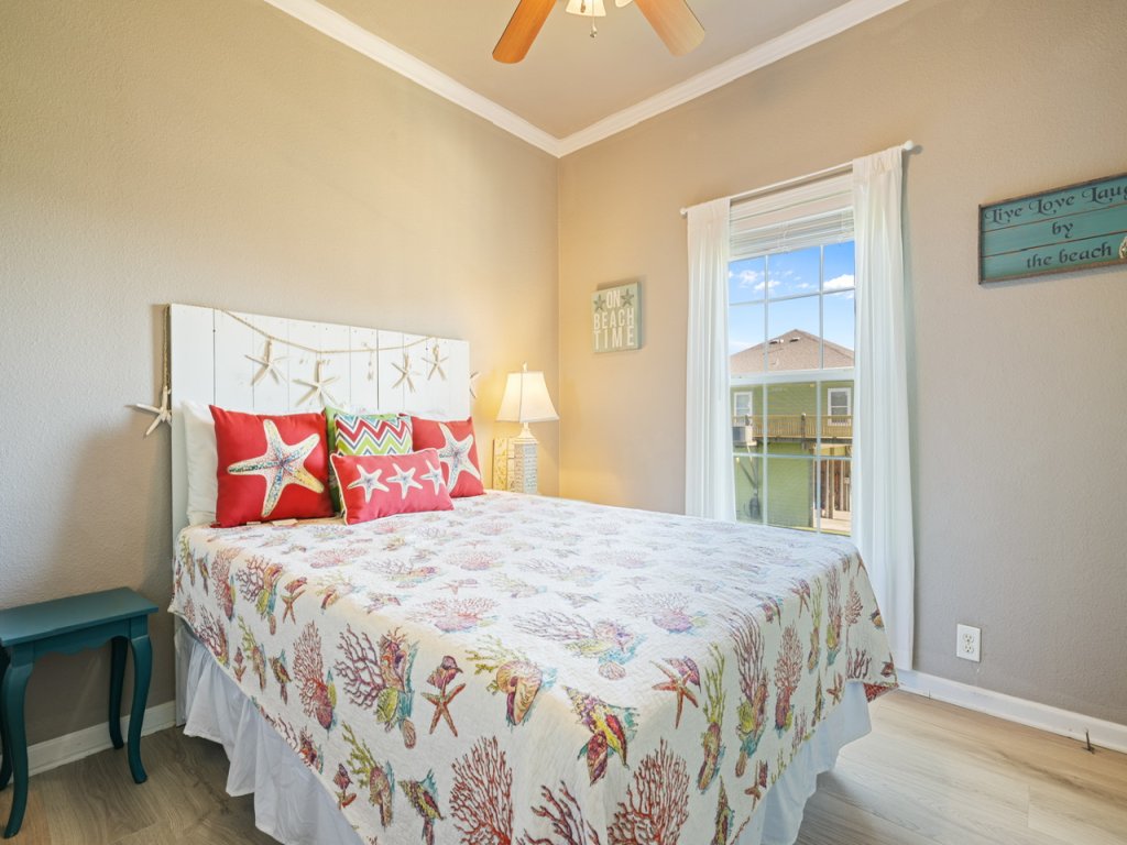 Toes In The Sand Vacation Rental in Texas - RedAwning