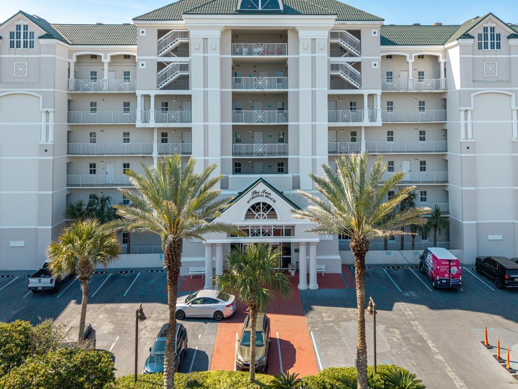 The Inn at Crystal Beach PH 702 Vacation Rental in Destin - RedAwning