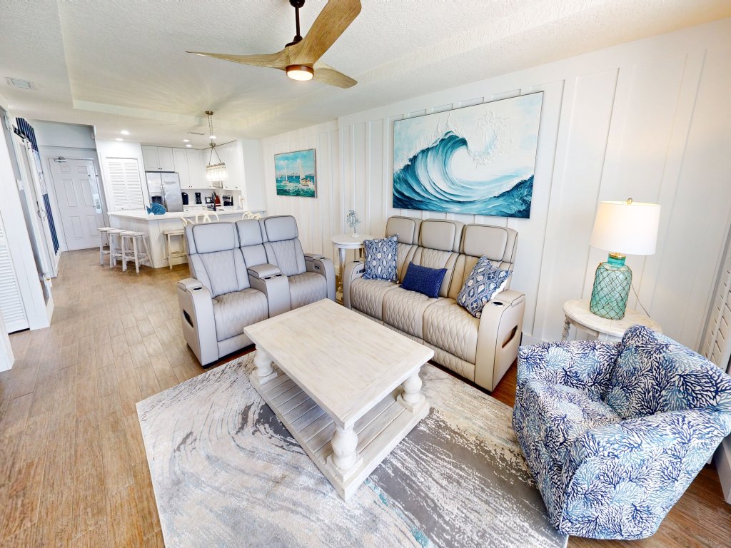 The Inn at Crystal Beach PH 702 Vacation Rental in Destin - RedAwning