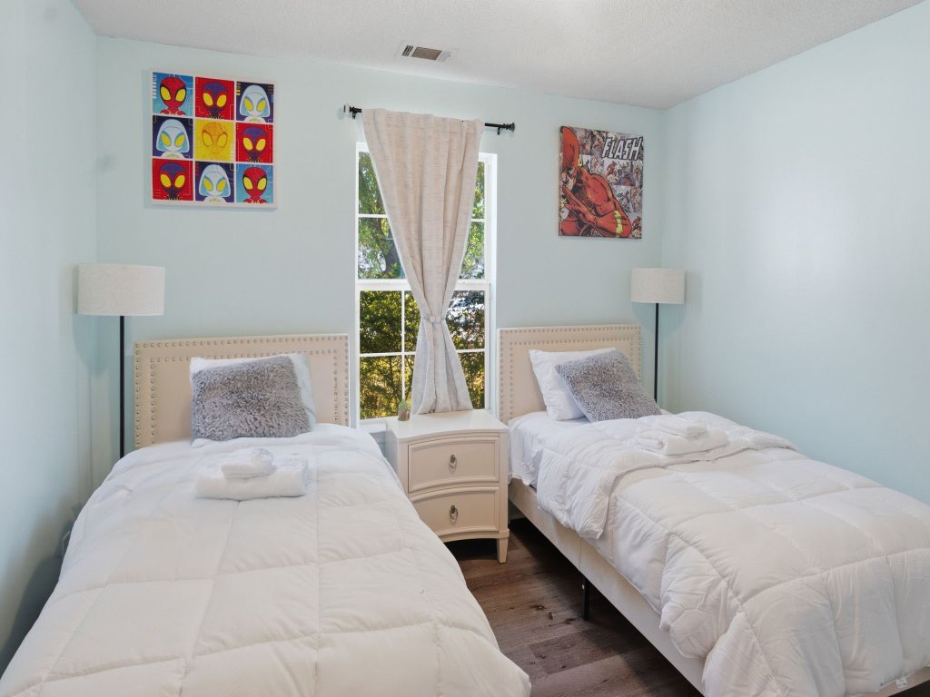 3BR Savannah Home Sleeps 5 Near historic District Vacation Rental in Savannah - RedAwning