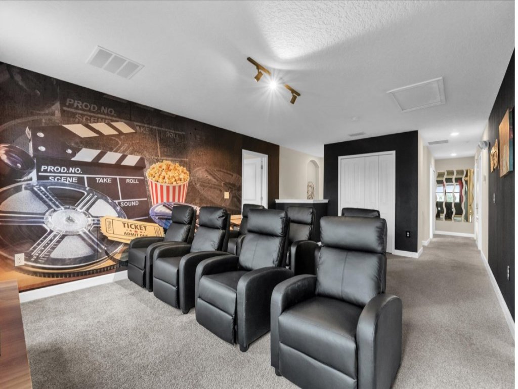 Luxury Pool & Spa Home Movie Theater/Game Room! Vacation Rental in Davenport - RedAwning