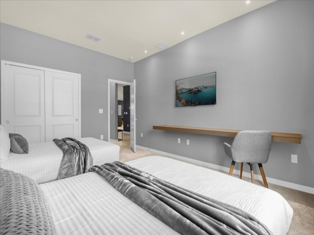 10 Bedrooms/ 8 Bathrooms/ Windsor Island (4141LA) Vacation Rental in Davenport - RedAwning