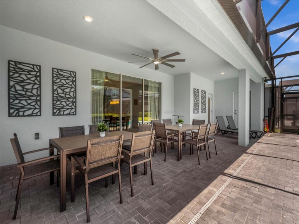 10 Bedrooms/ 8 Bathrooms/ Windsor Island (4141LA) Vacation Rental in Davenport - RedAwning