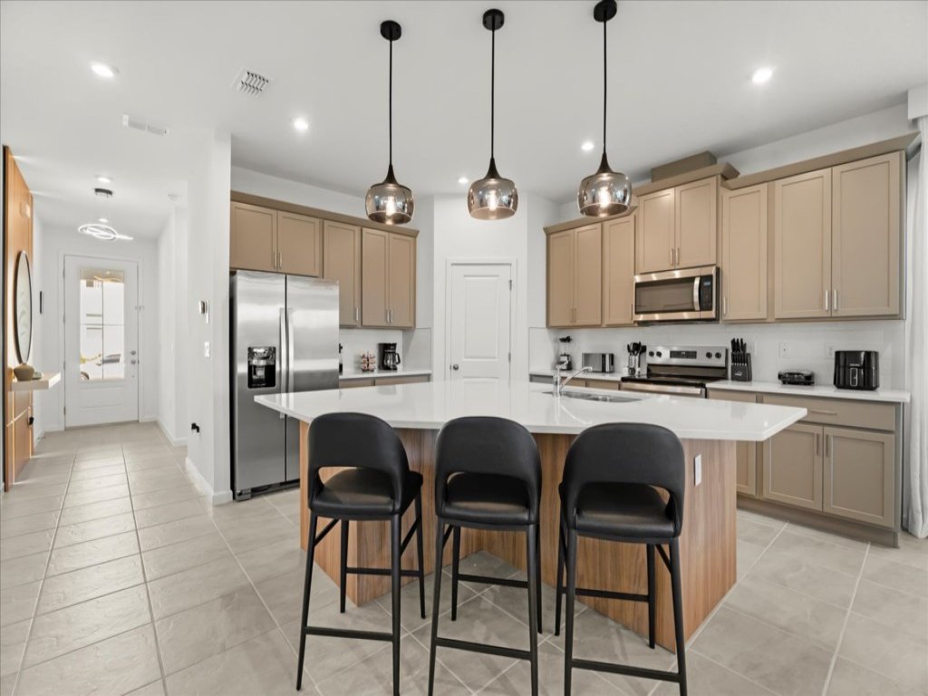 Grand 7-bed luxury home custom Star Wars Game Room Vacation Rental in Kissimmee - RedAwning