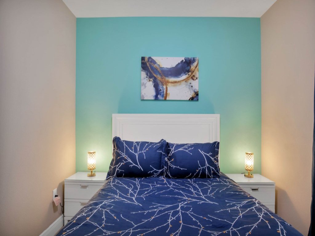 7 Bed Private Pool/Spa & Themed Bedrooms Vacation Rental in Davenport - RedAwning
