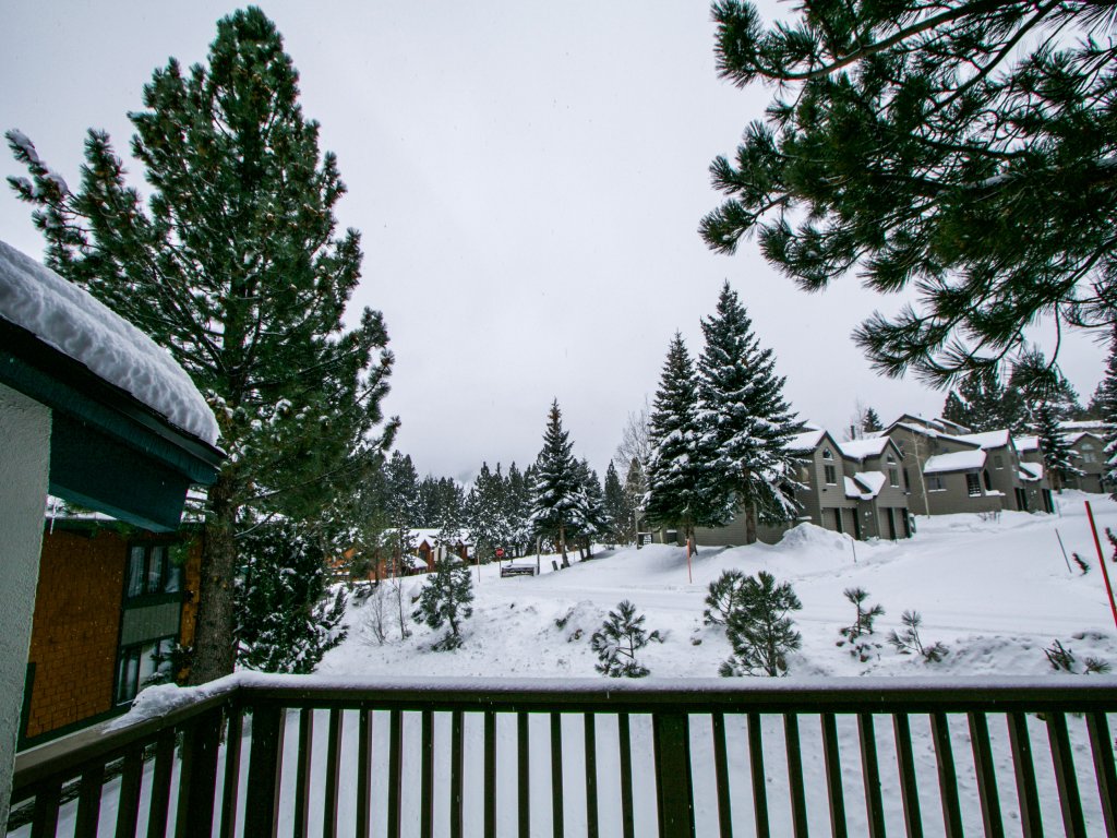 Chateau Sans Nom #35 Vacation Rental in Mammoth Lakes - RedAwning