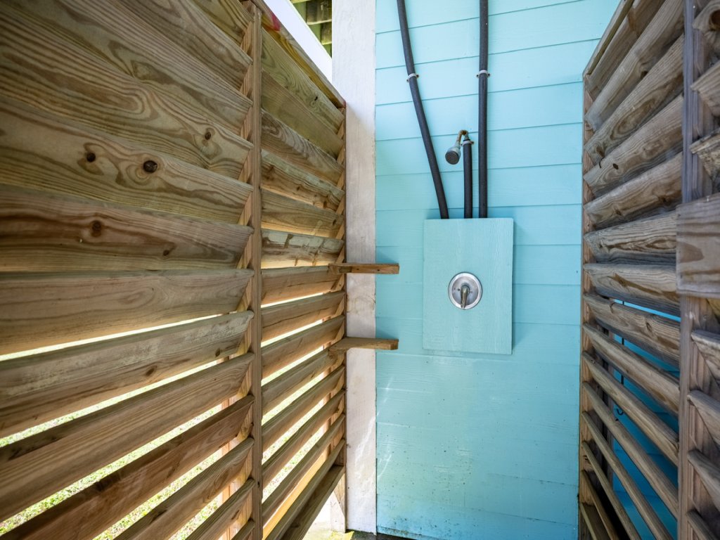 Lil Bit Salty Vacation Rental in Texas - RedAwning