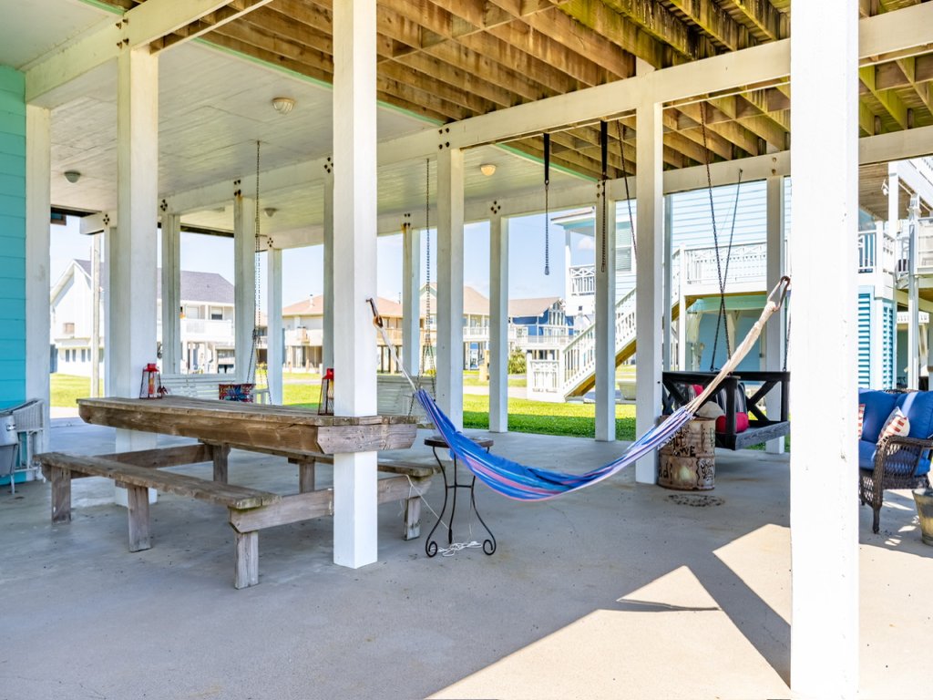 Lil Bit Salty Vacation Rental in Texas - RedAwning
