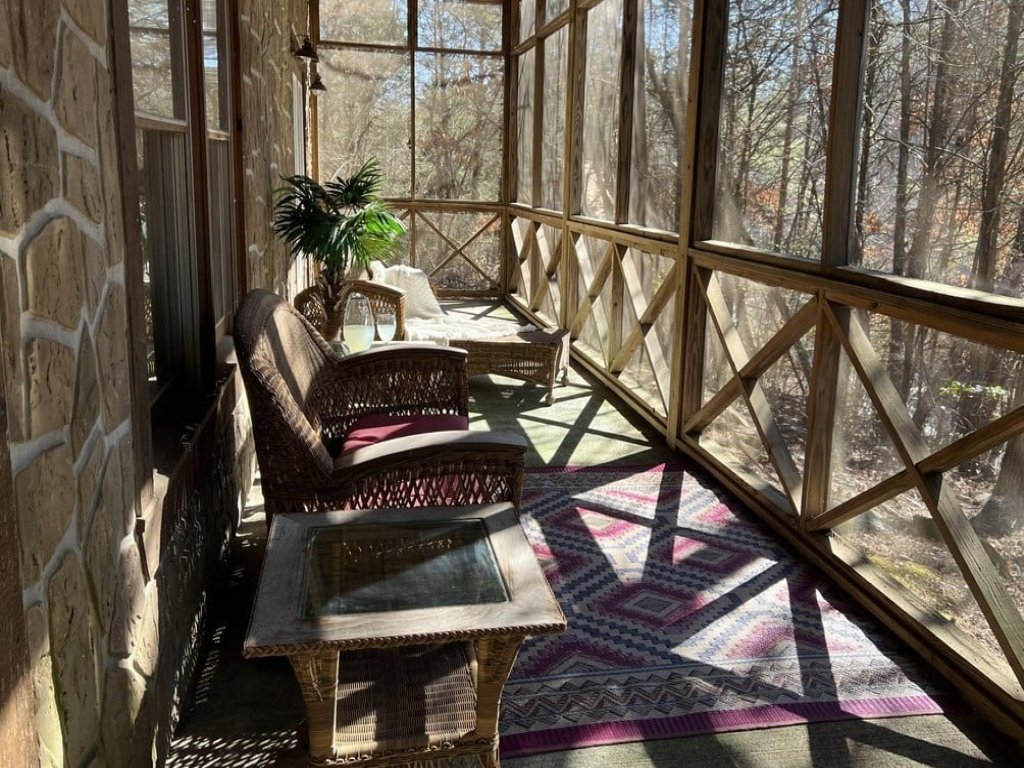 Airport Runway 33 Vacation Rental in Pigeon Forge - RedAwning