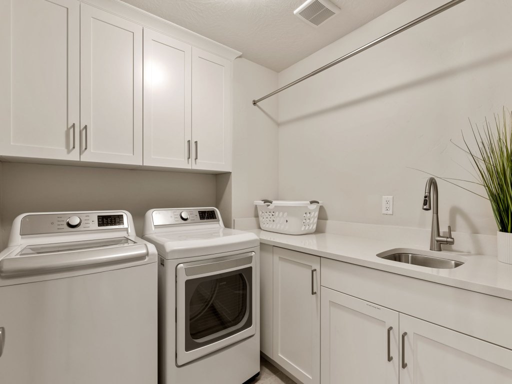 Sagebrush Terrace Vacation Rental in Utah - RedAwning