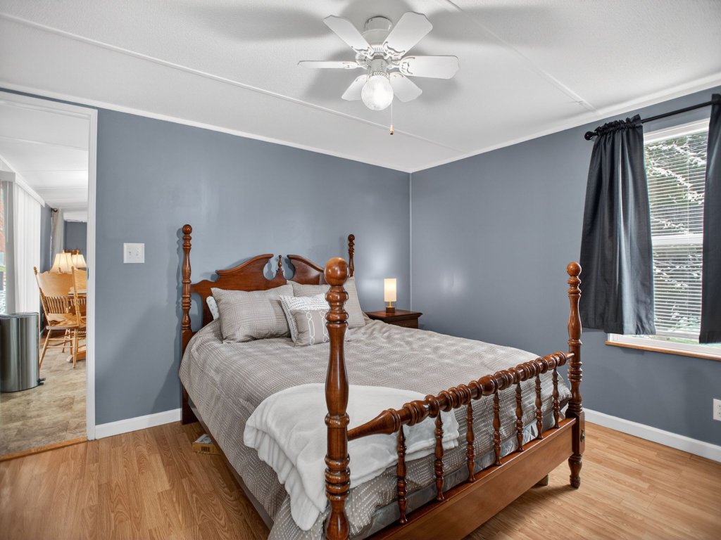 Peaceful Pines - 2BR Getaway Near Blue Ridge Vacation Rental in Burnsville - RedAwning