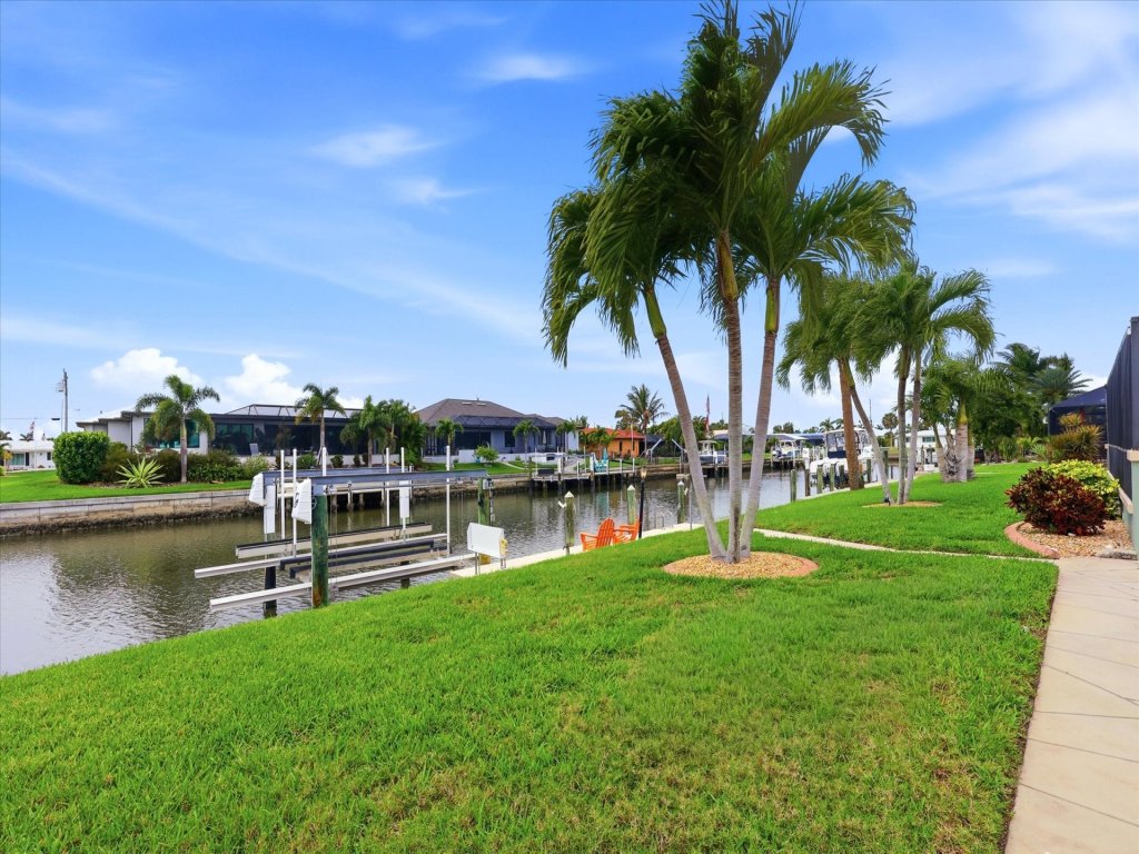 DOC301 Vacation Rental in Florida - RedAwning