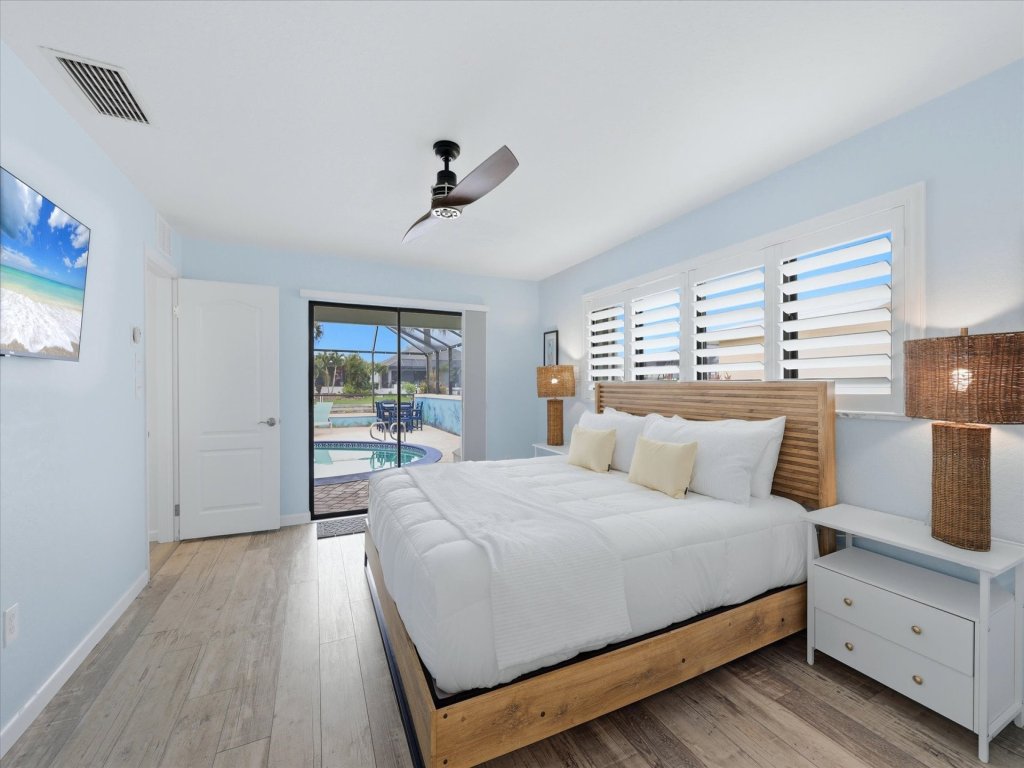 DOC301 Vacation Rental in Florida - RedAwning